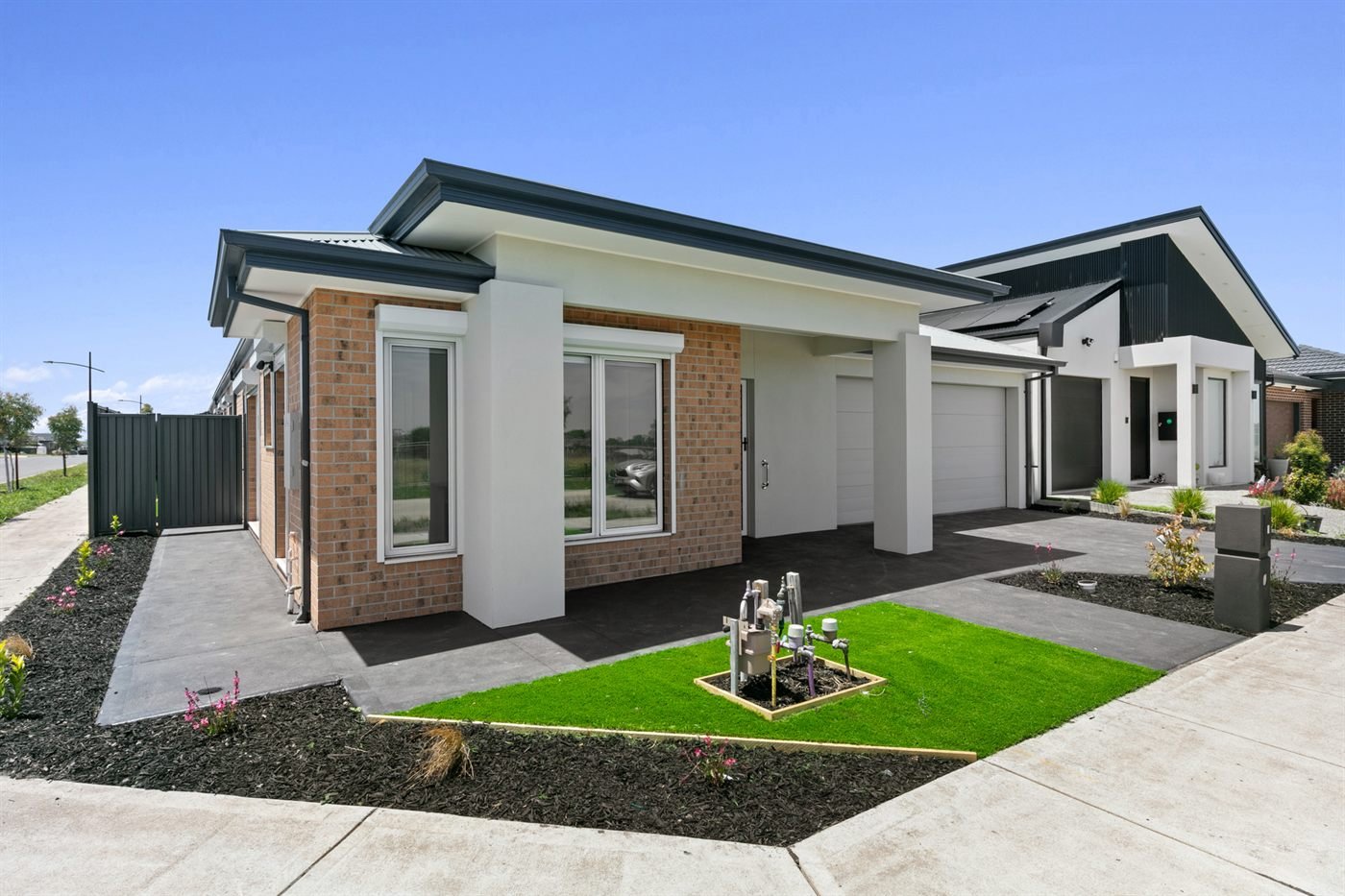 1 Vacca Close, photograph 1.