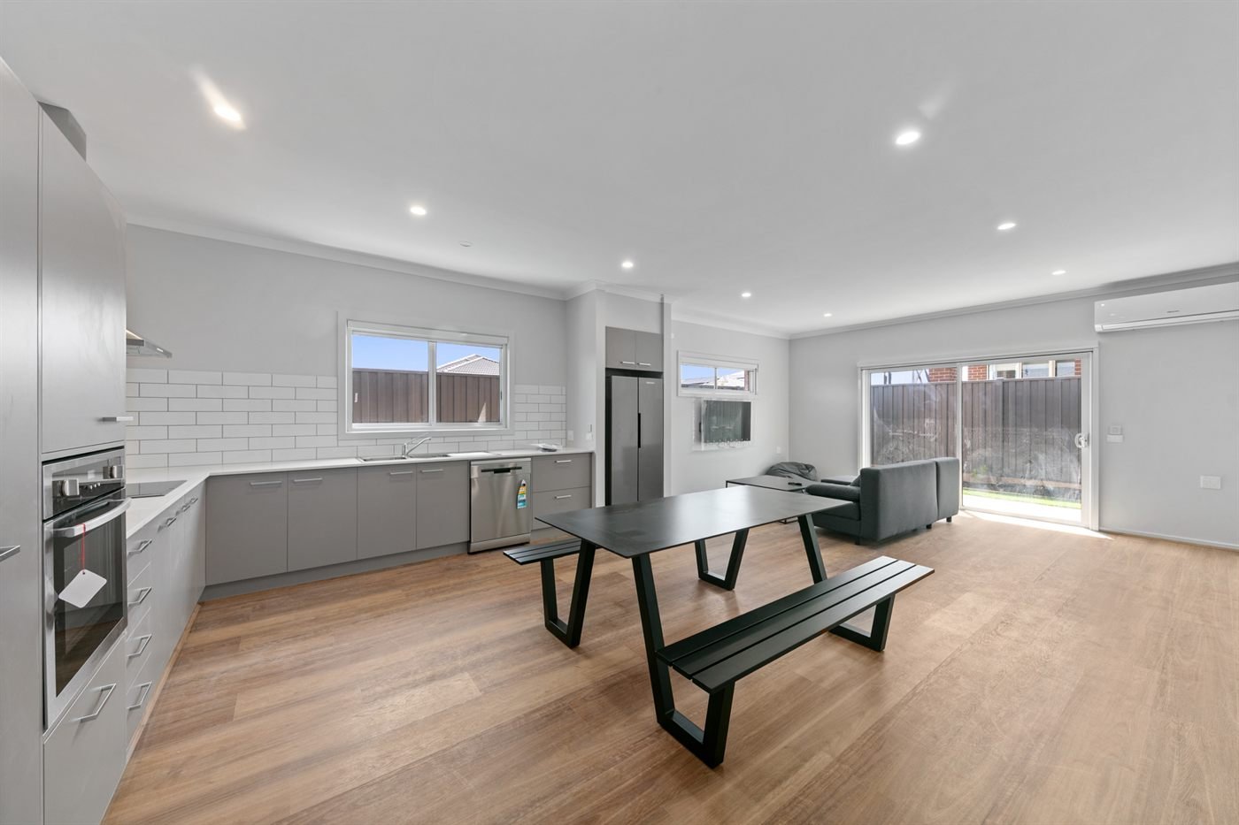 1 Vacca Close, photograph 7.