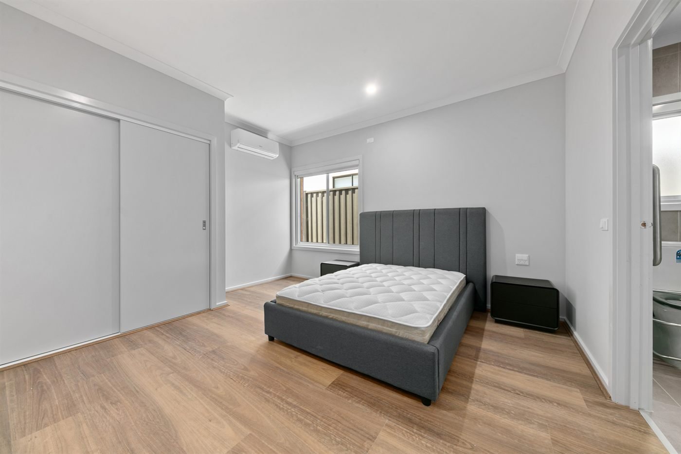 1 Vacca Close, photograph 9.