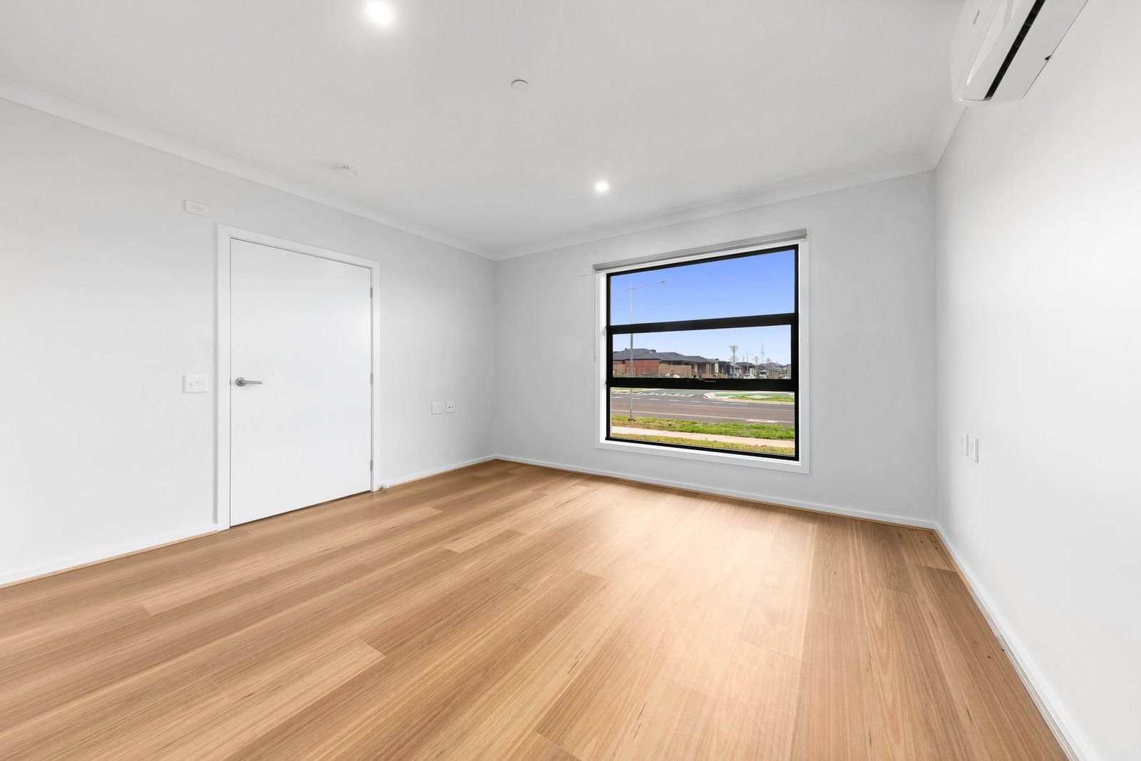 10 Kenning Road, photograph 1.