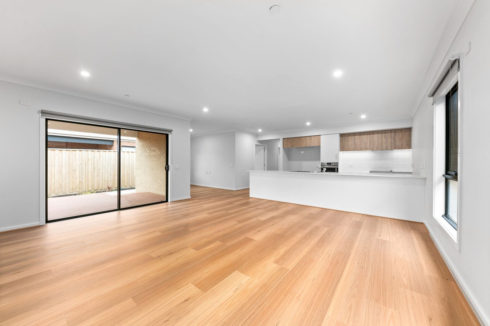 10 Kenning Road, photograph 3.
