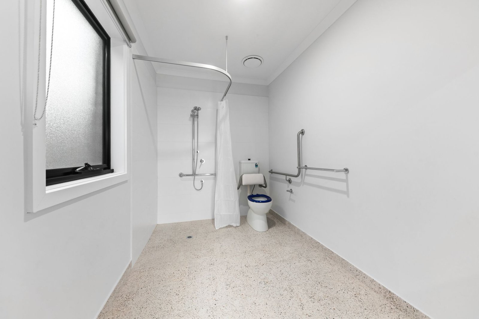 10 Kenning Road, photograph 11.