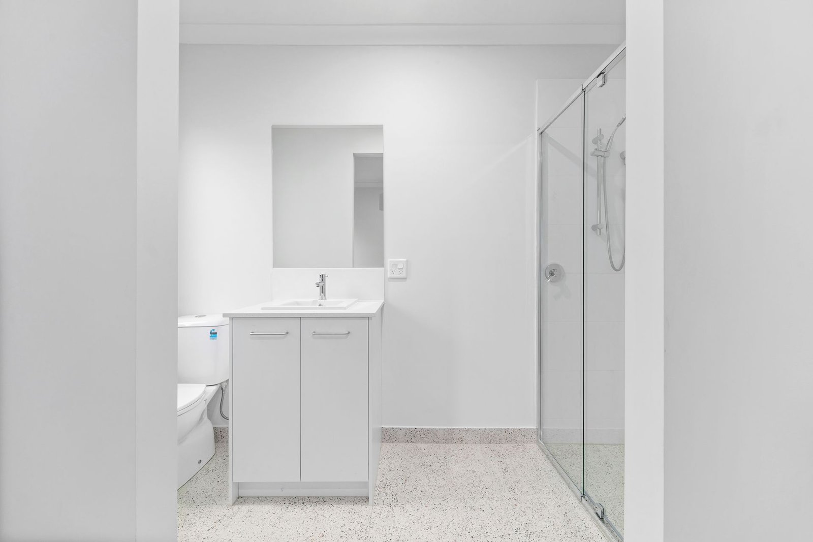 10 Kenning Road, photograph 12.