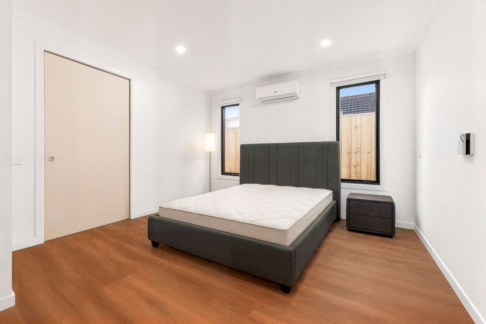 11 Esk Street, photograph 7.