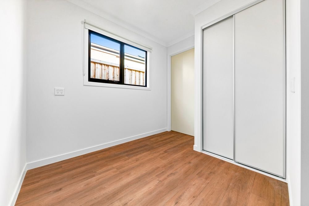 11 Esk Street, photograph 12.