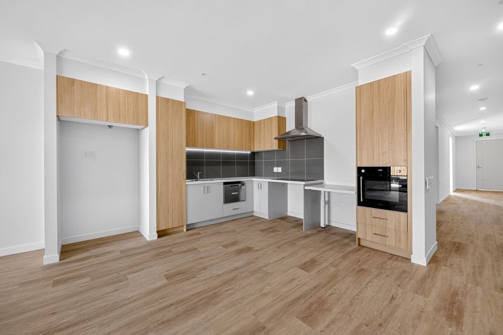 110 Houdini Drive, photograph 3.