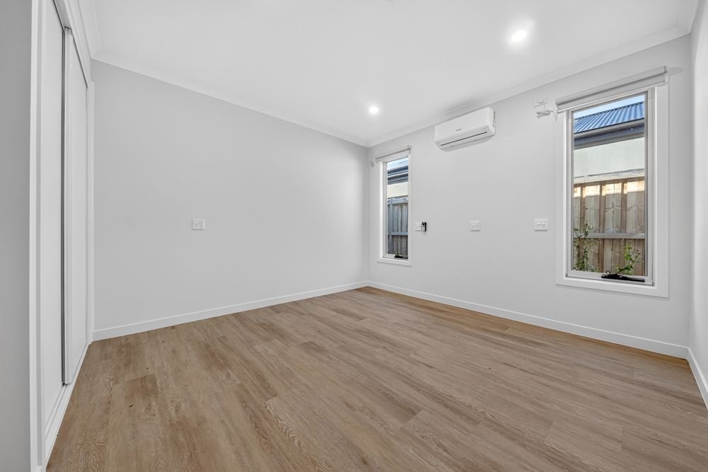 110 Houdini Drive, photograph 6.
