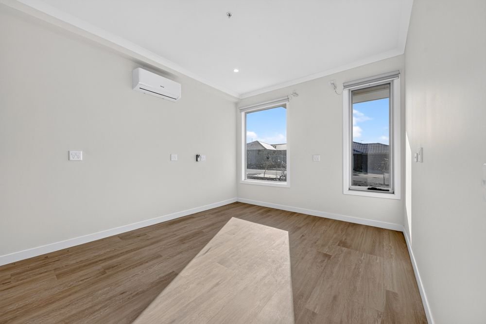 110 Houdini Drive, photograph 8.