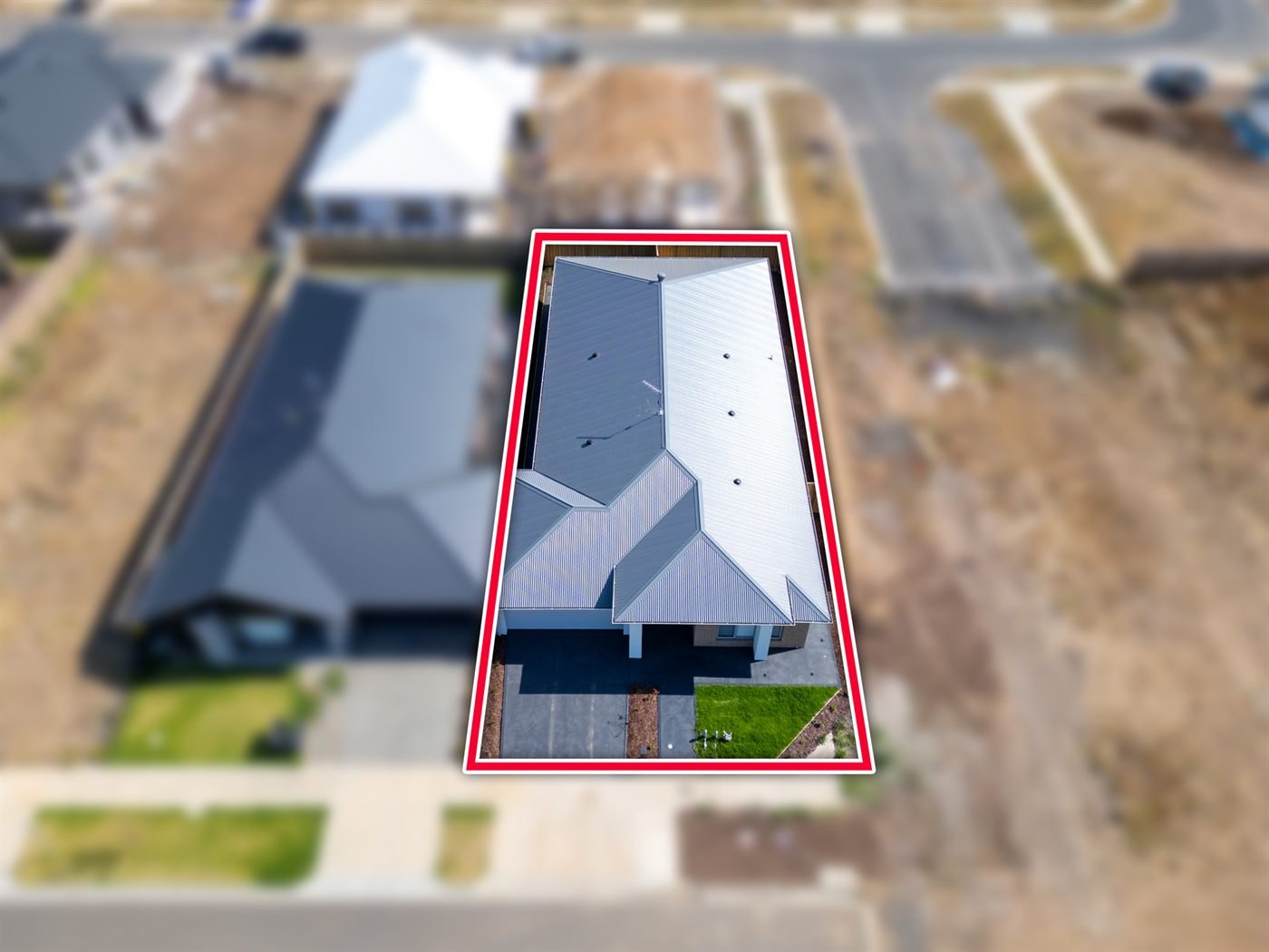 117 Grevillea Drive, photograph 1.
