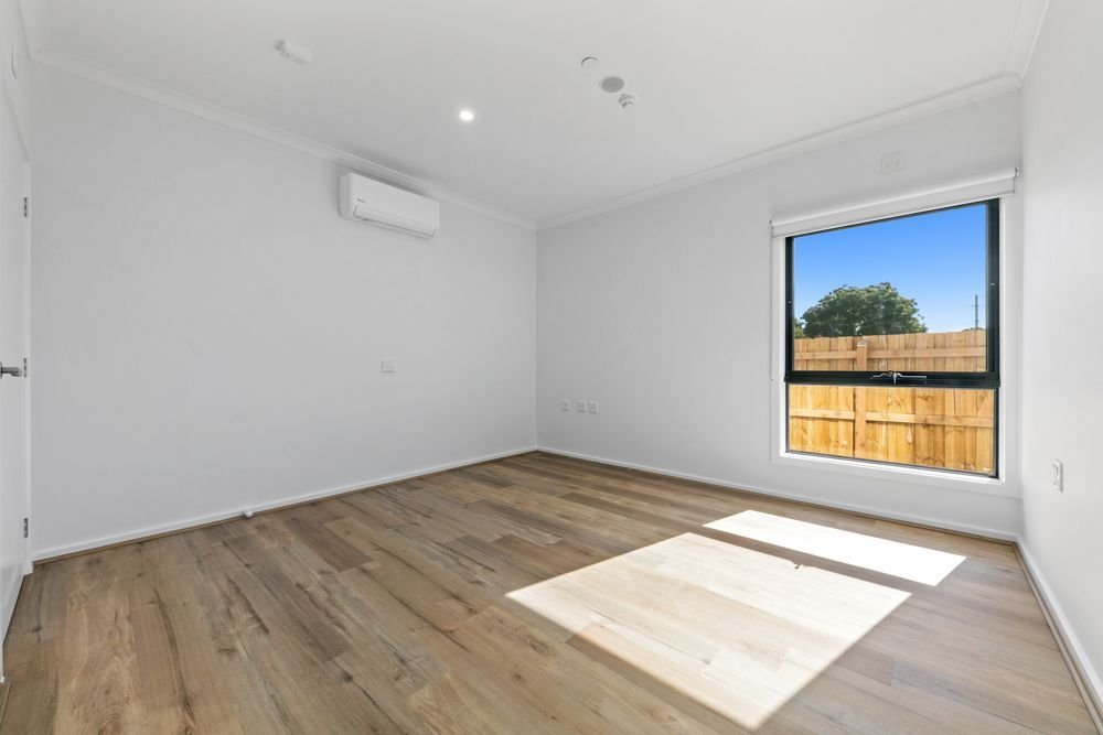 12 Patrick Street, photograph 10.