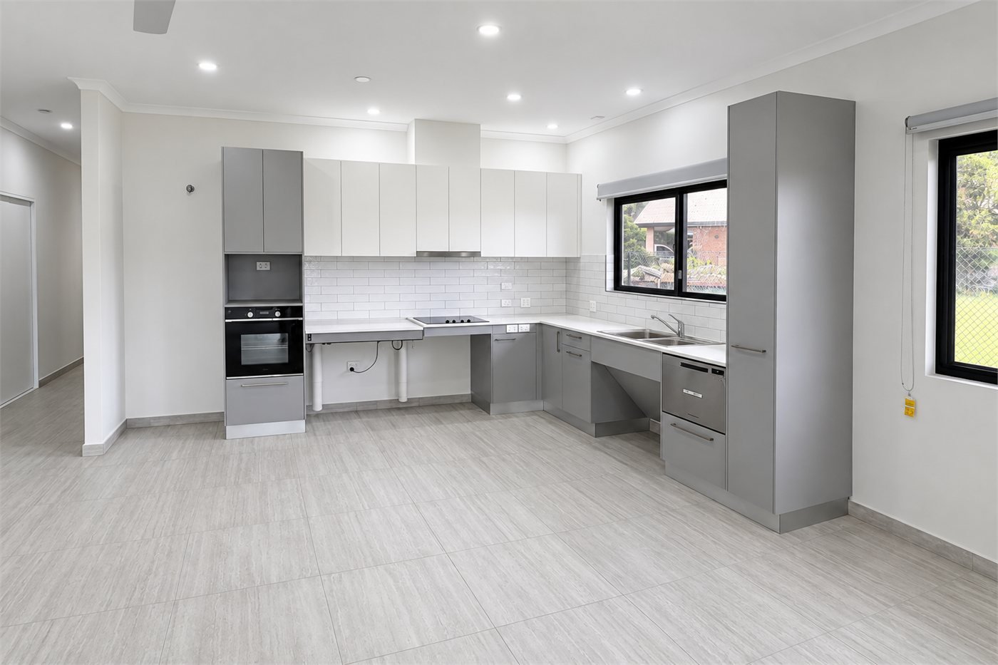 12 Trochus Crescent, photograph 1.