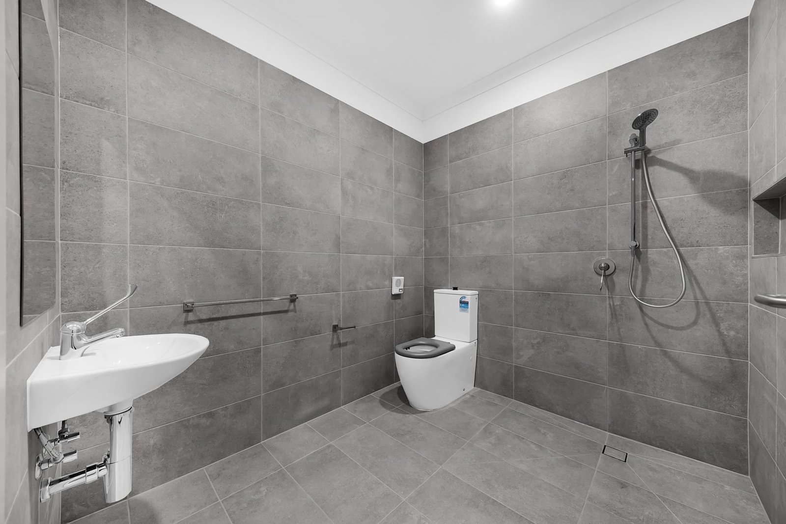 13 Jacobena Road, photograph 5.