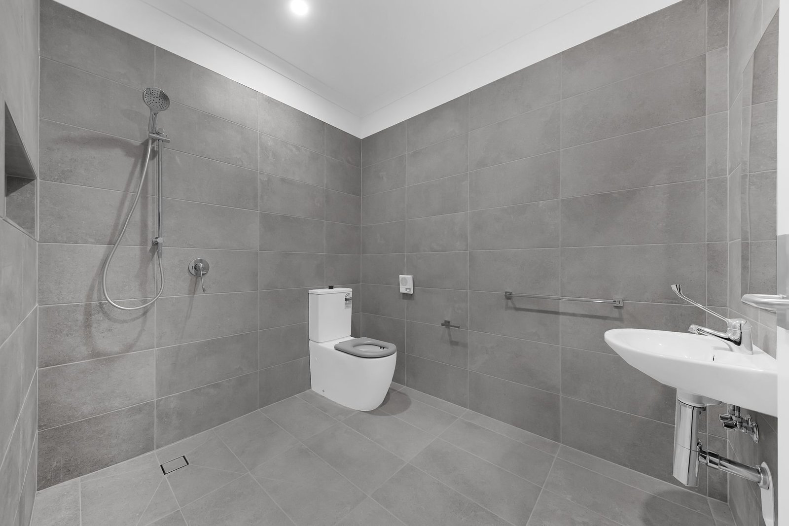 13 Jacobena Road, photograph 8.