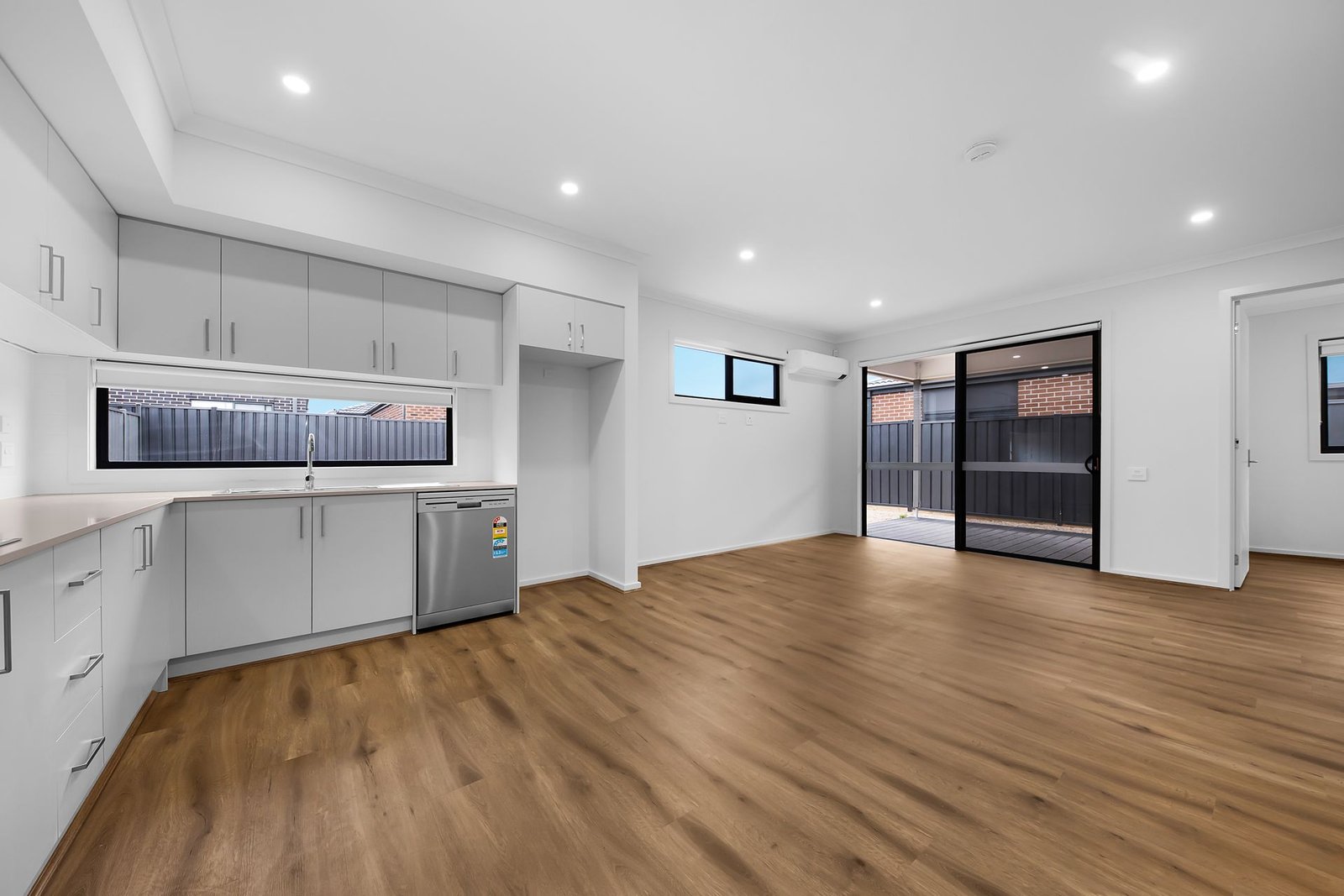 13 Jacobena Road, photograph 9.