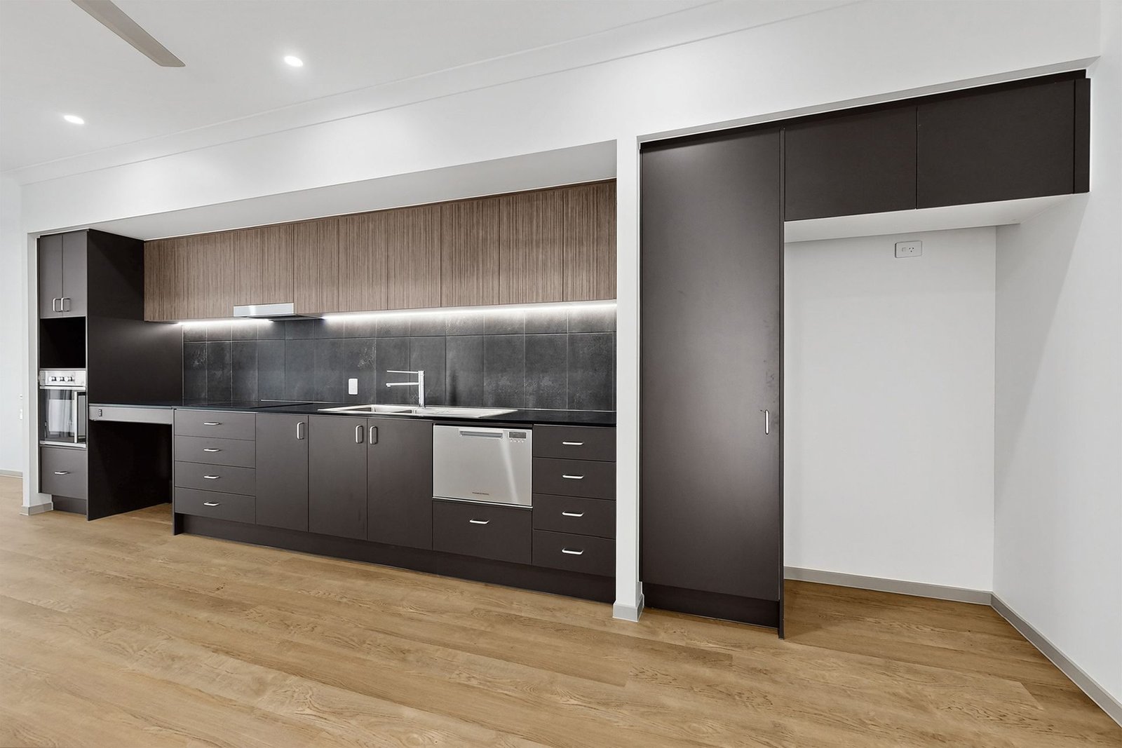 13 Wisteria Court, photograph 6.