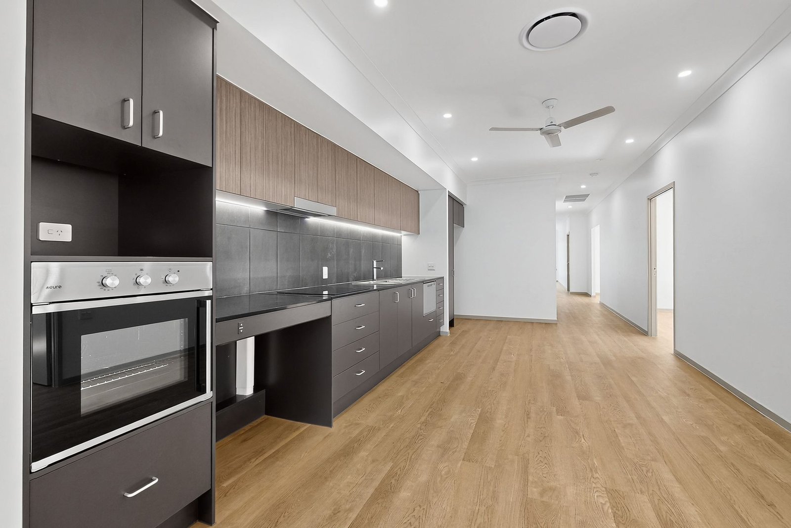 13 Wisteria Court, photograph 7.
