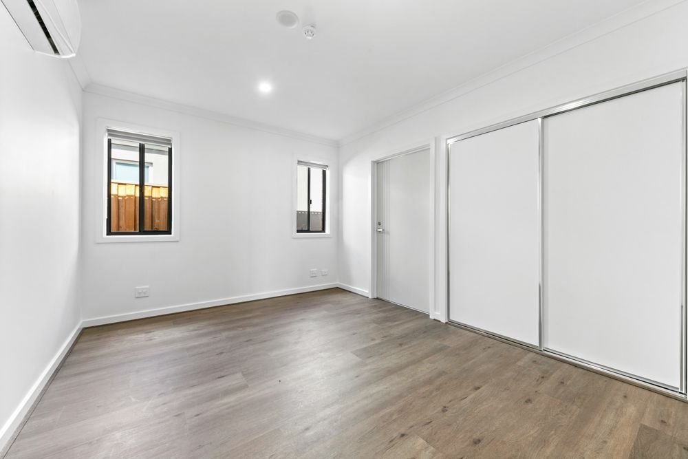 14 Hubbard Street, photograph 10.