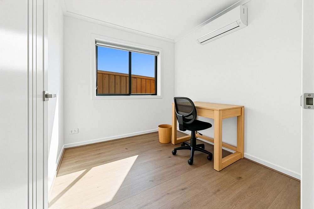 14 Hubbard Street, photograph 11.