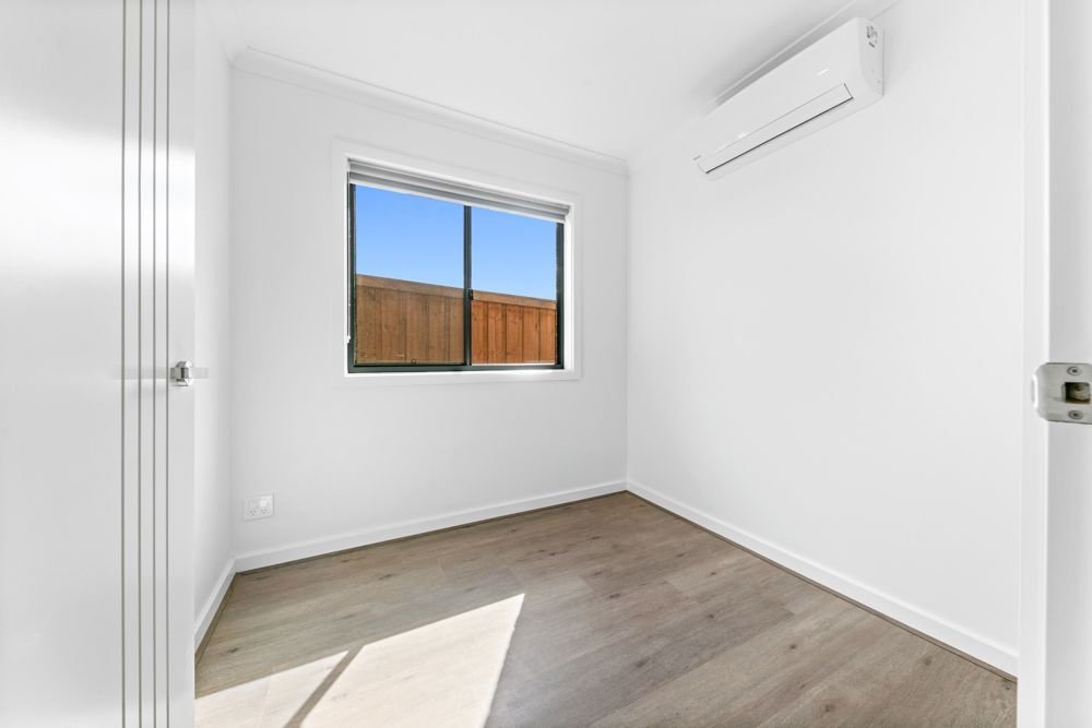 14 Hubbard Street, photograph 12.