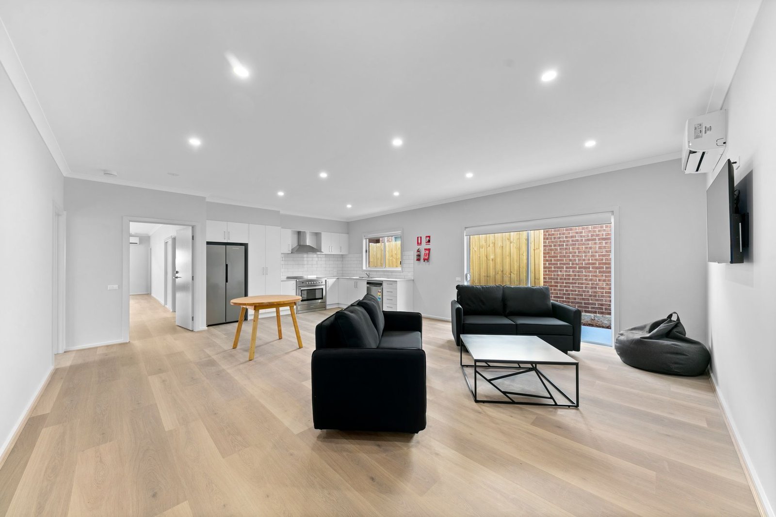 16 Bundalong Drive, photograph 3.