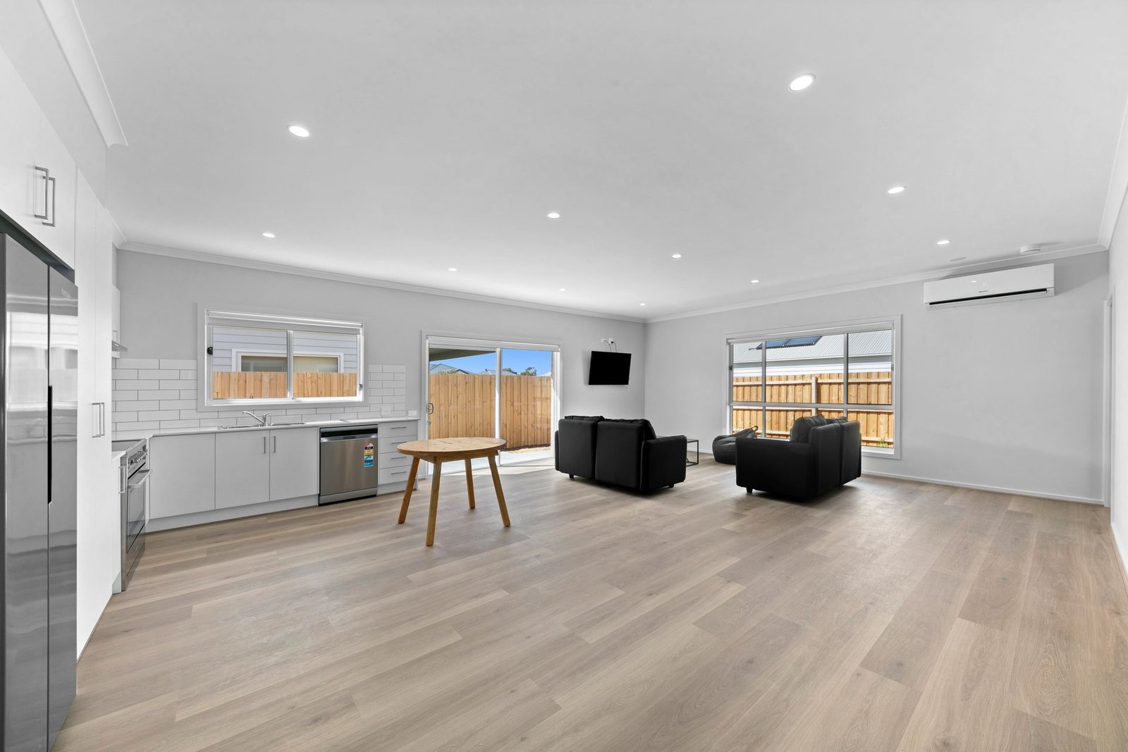 16 Bundalong Drive, photograph 6.