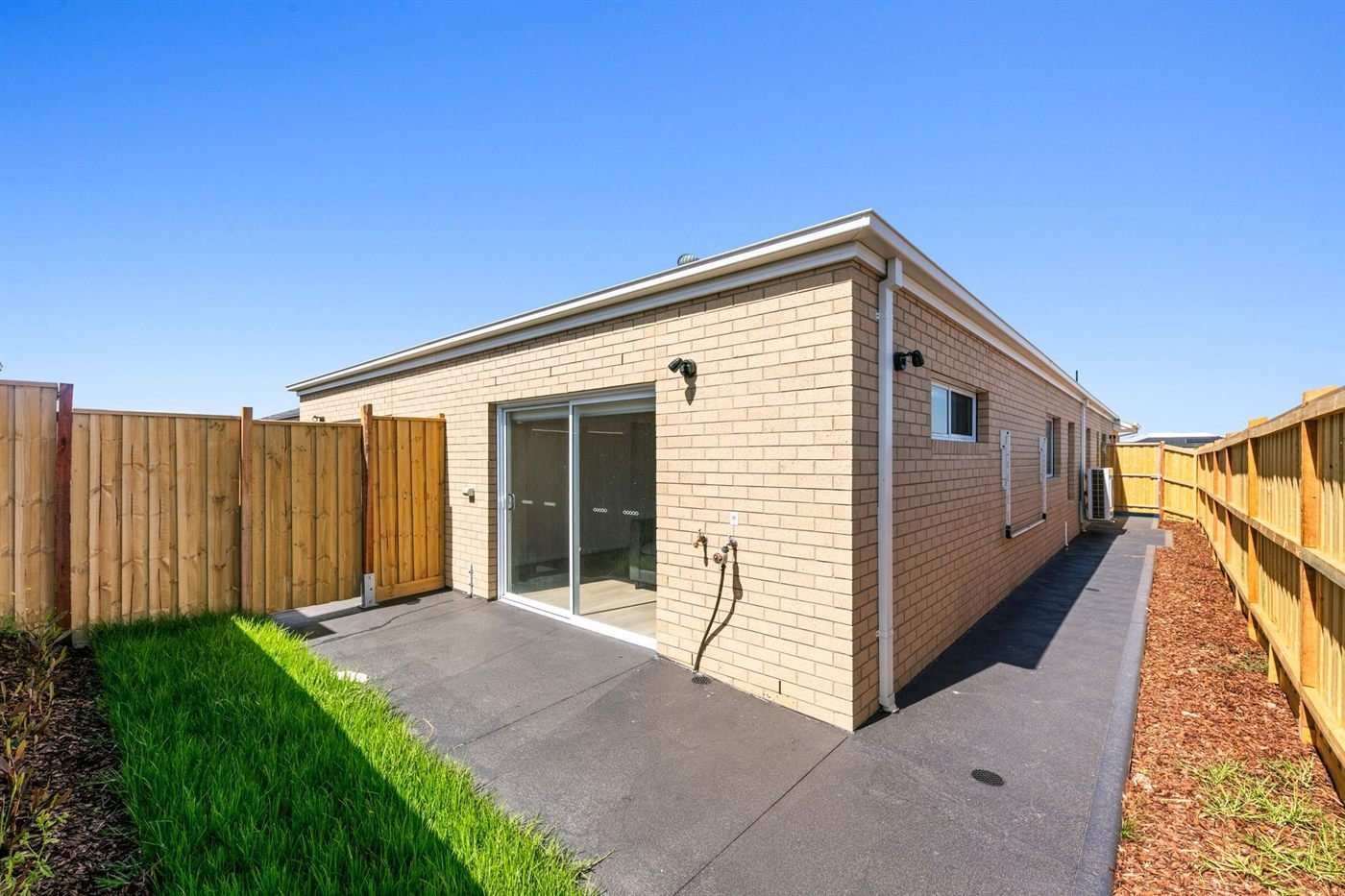 16 Garganey Road, photograph 1.