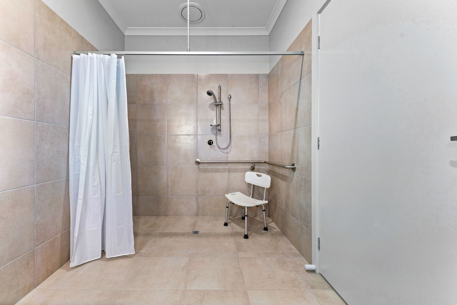 16 Garganey Road, photograph 13.