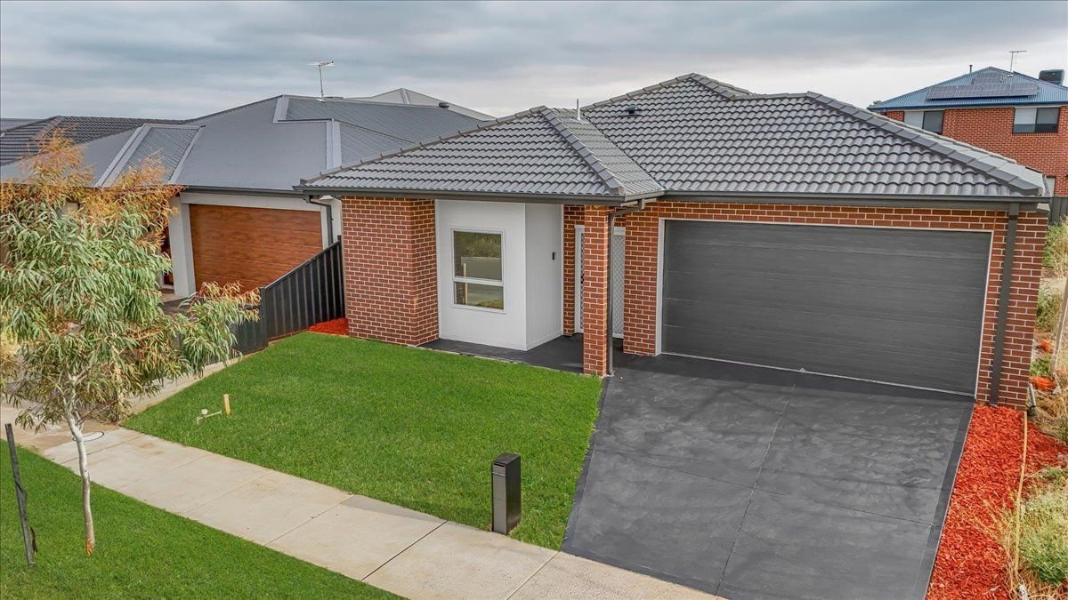 16 Rochford Way, photograph 2.