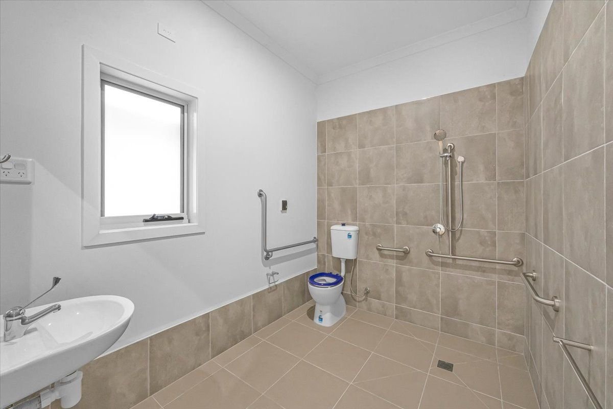 16 Rochford Way, photograph 10.