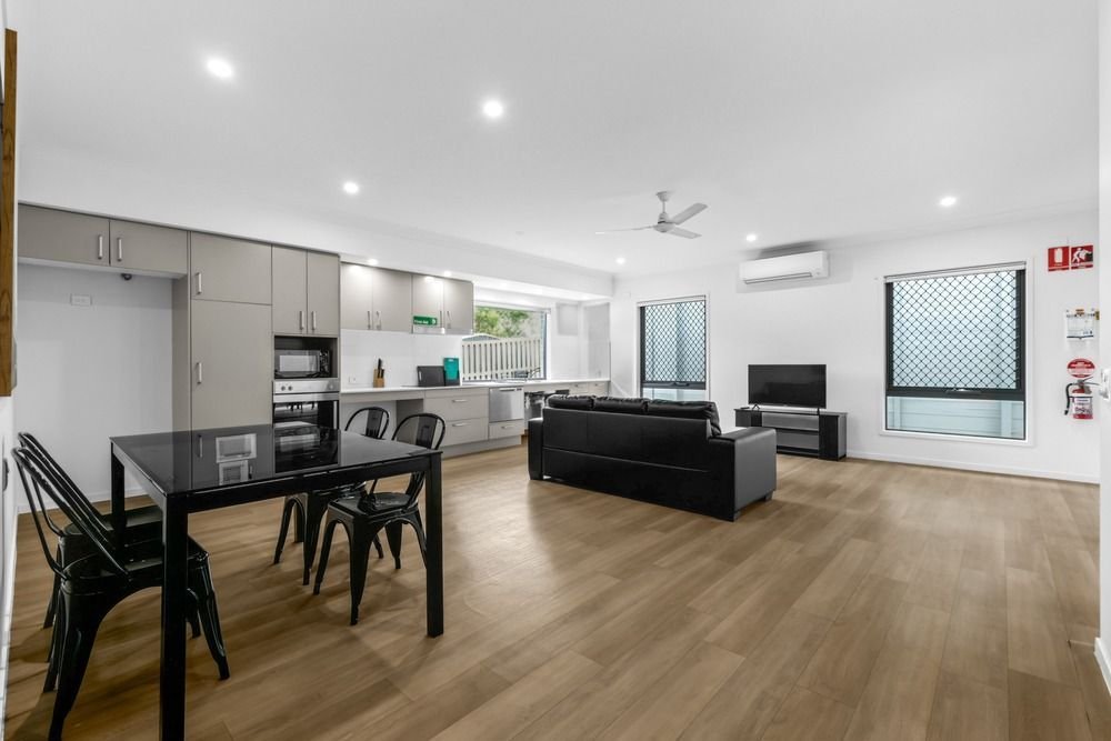 17 Zanes Place, photograph 1.