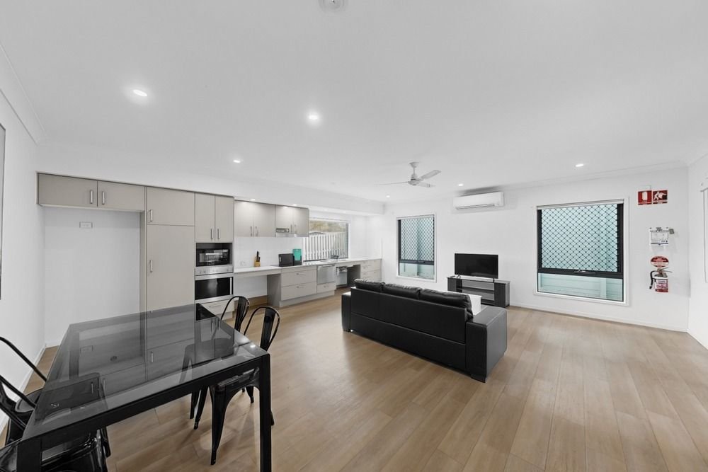 17 Zanes Place, photograph 4.