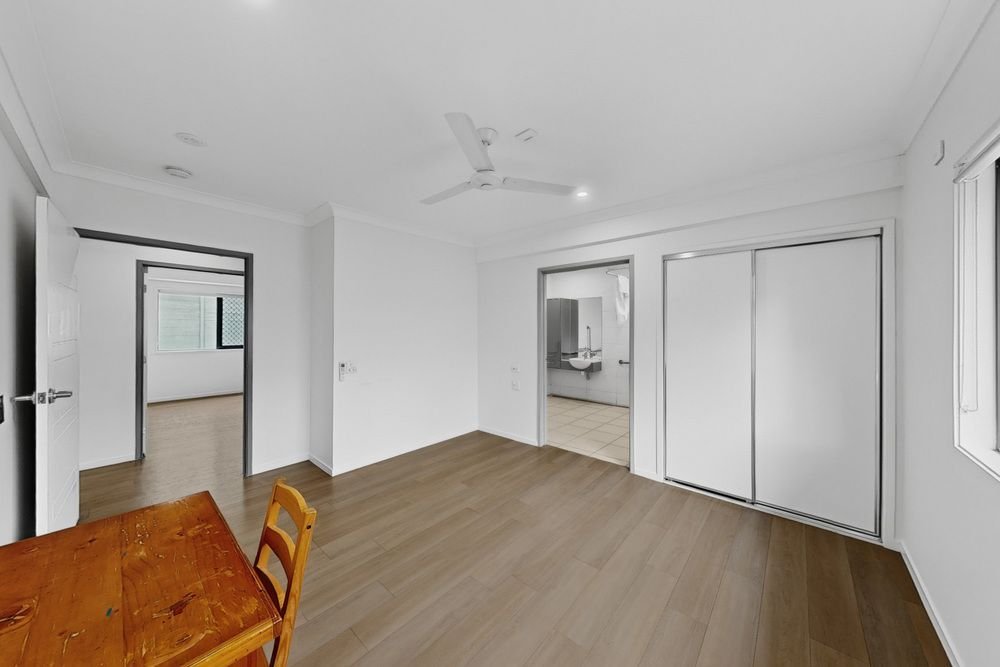 17 Zanes Place, photograph 13.