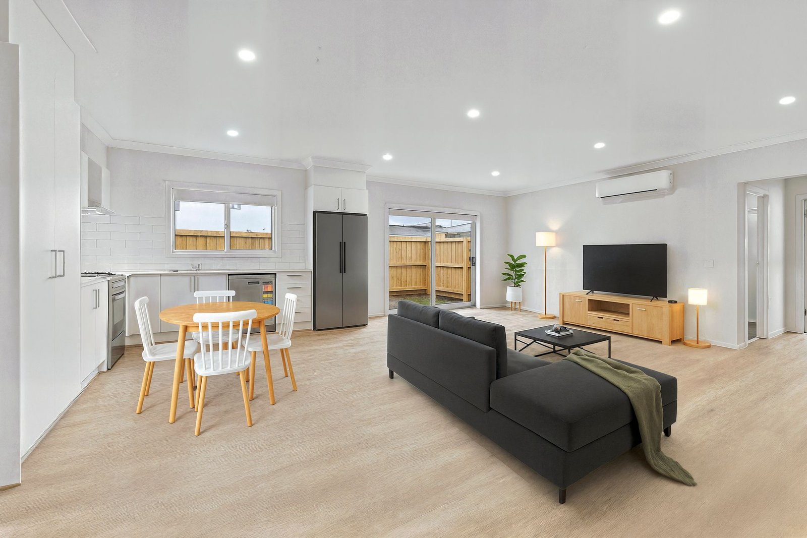18 Xavier Road, photograph 1.