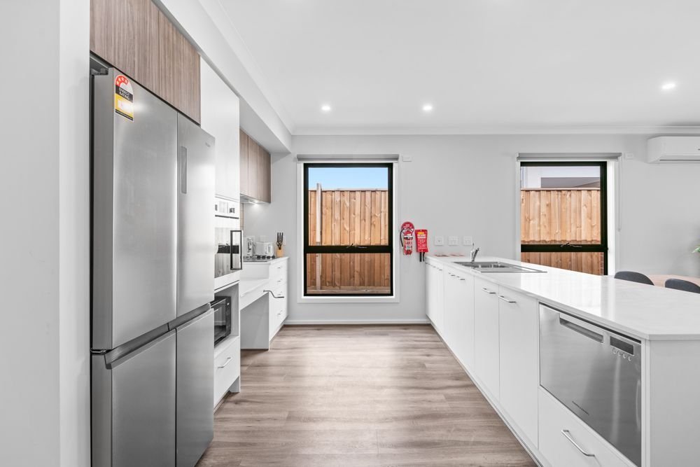 19 Alrose Grove, photograph 5.