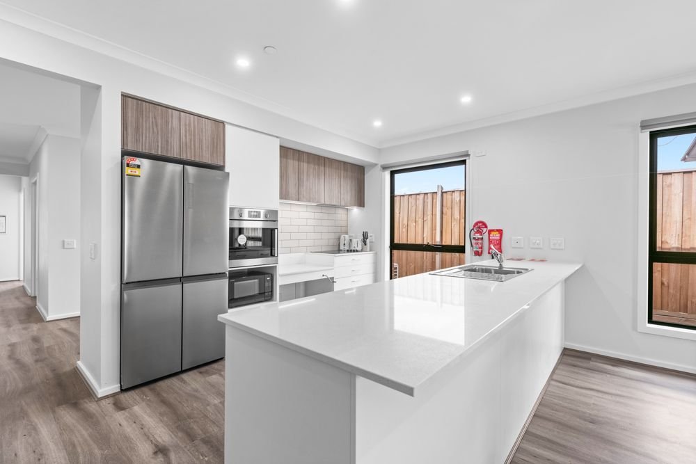 19 Alrose Grove, photograph 6.