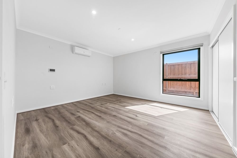 19 Alrose Grove, photograph 7.