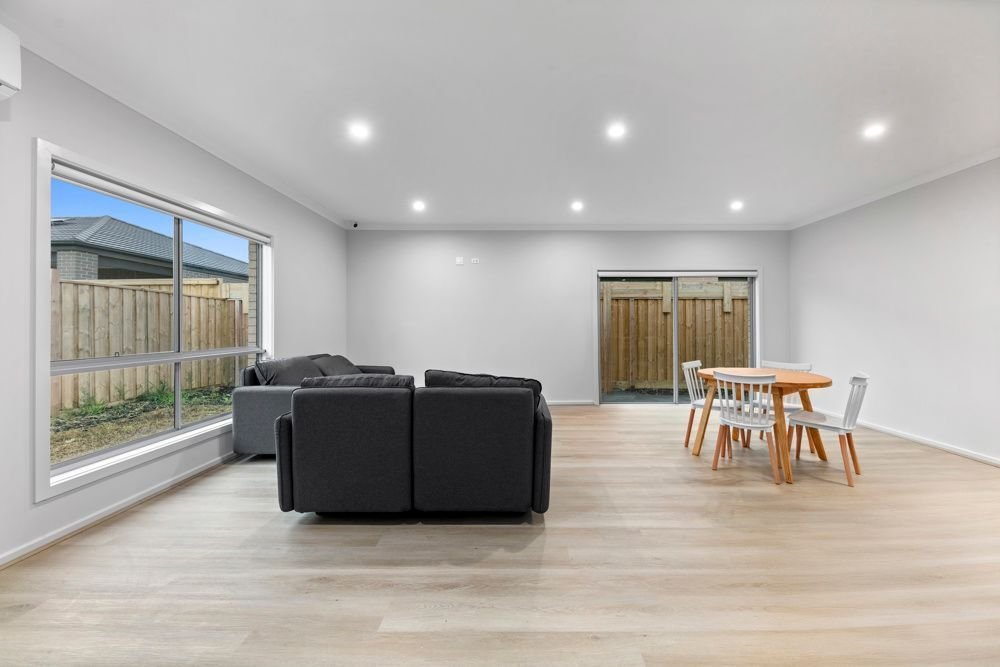 19 Balmore Street, photograph 2.