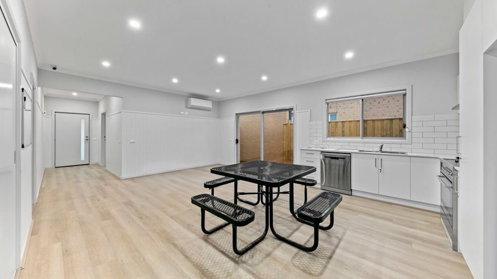 19 Balmore Street, photograph 3.