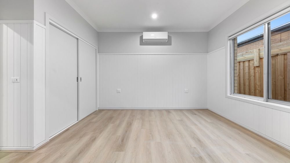 19 Balmore Street, photograph 9.