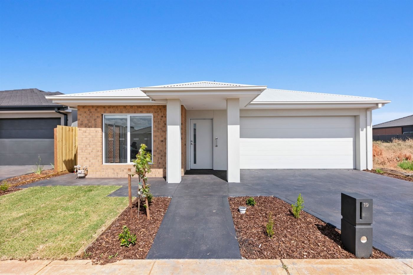 19 Bonito Street, photograph 1.