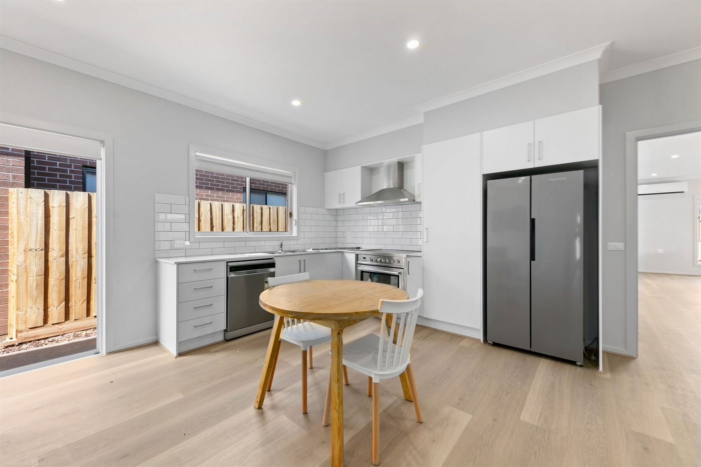 19 Bonito Street, photograph 4.