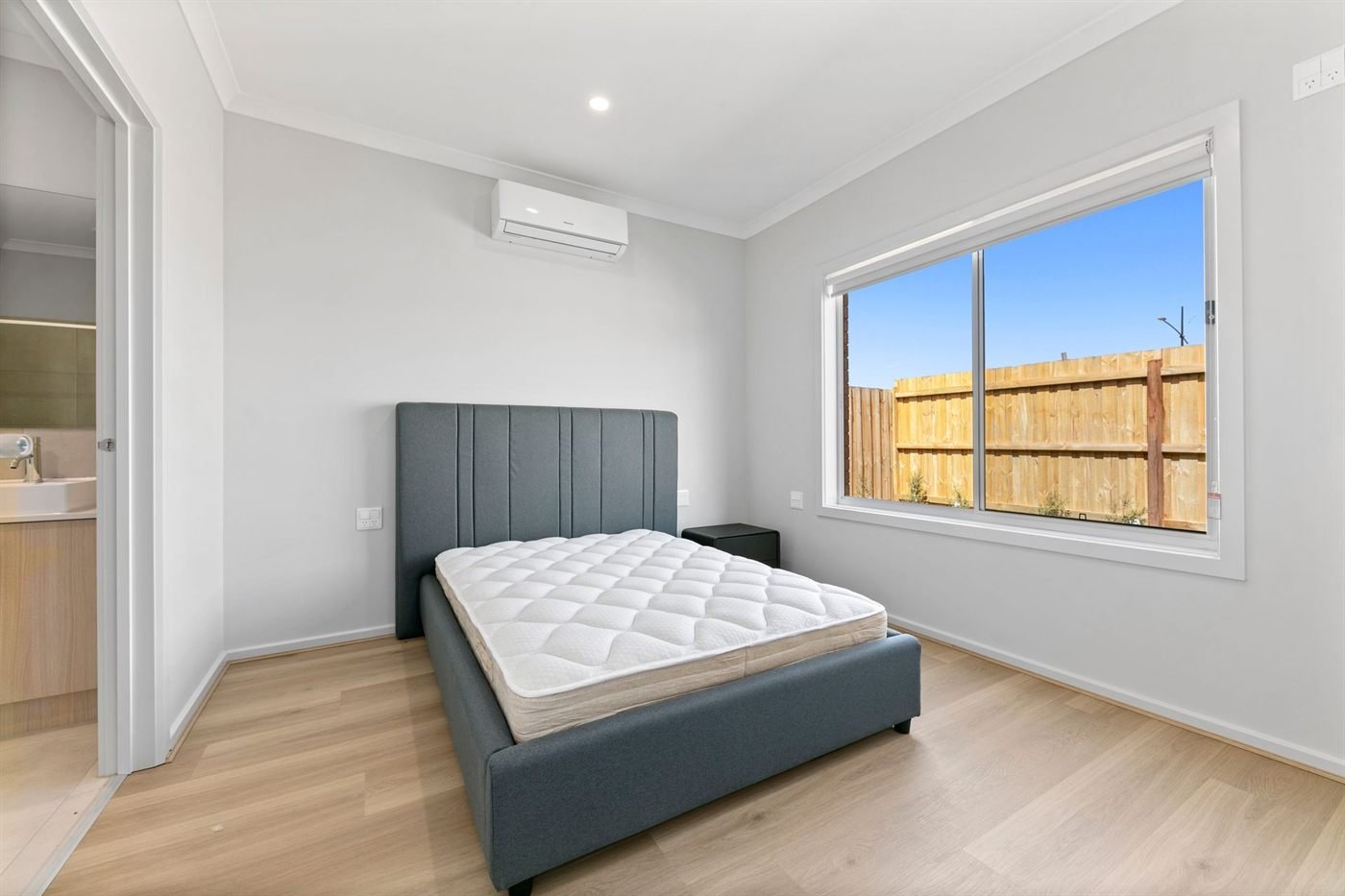 19 Bonito Street, photograph 11.