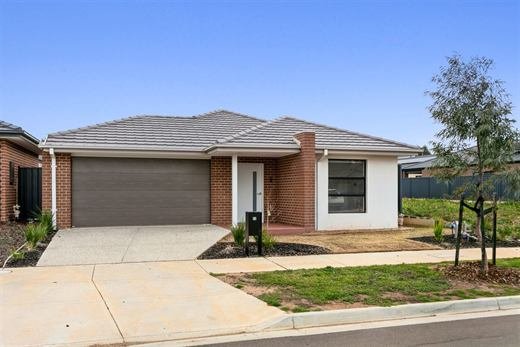 The home at 20 Cobungra Road Weir Views.
