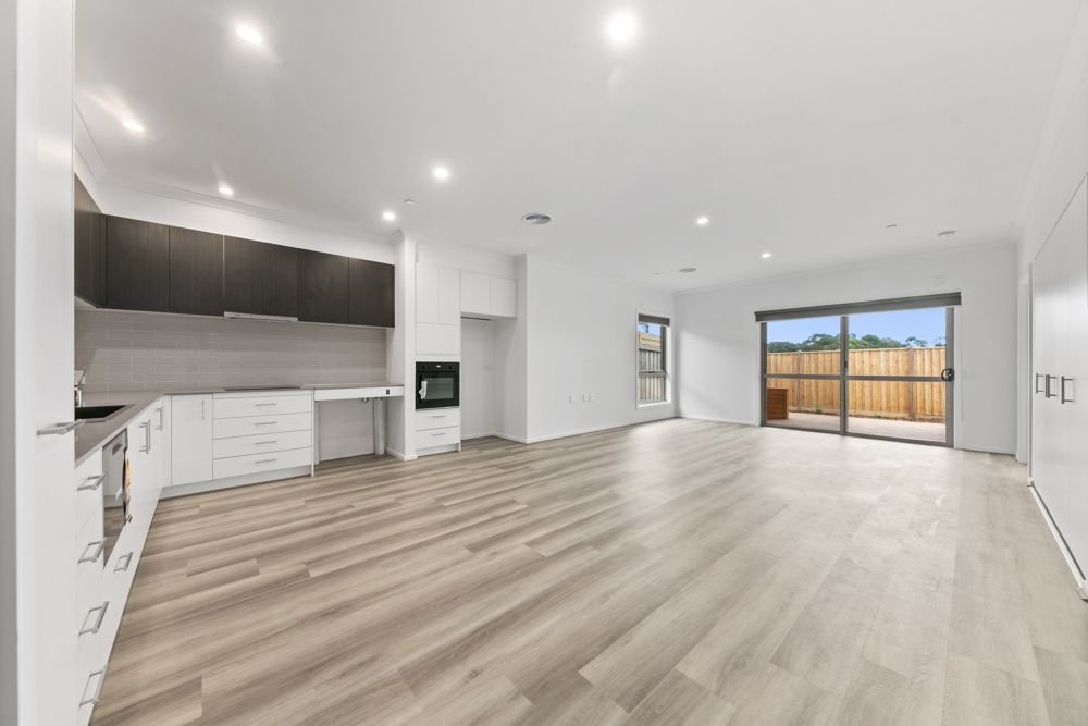 20 Munro Drive, photograph 1.