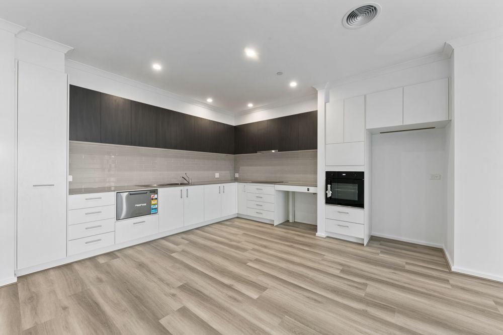 20 Munro Drive, photograph 2.