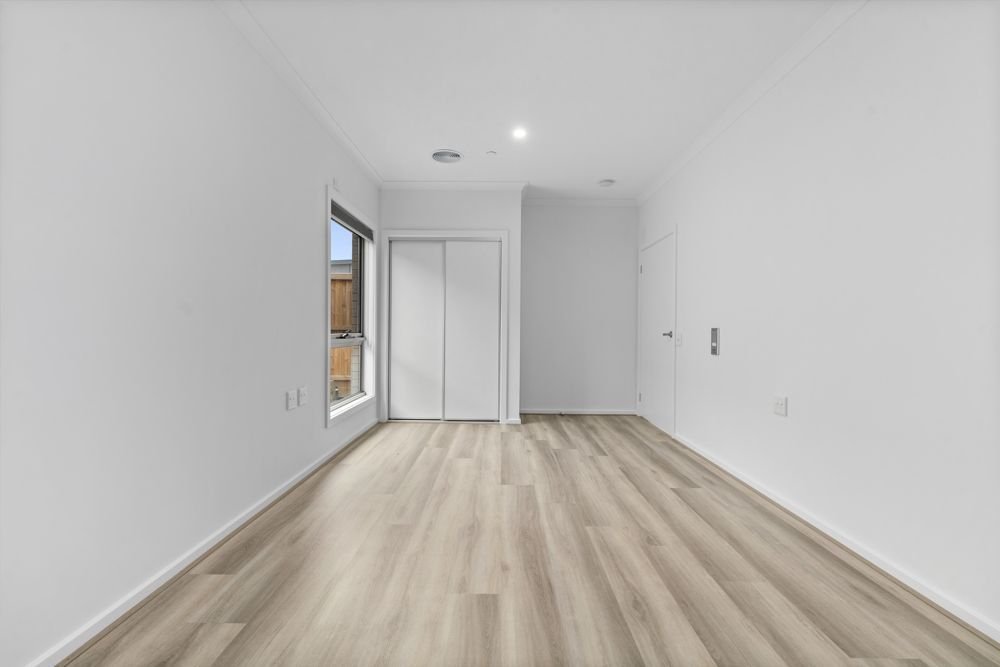 20 Munro Drive, photograph 4.