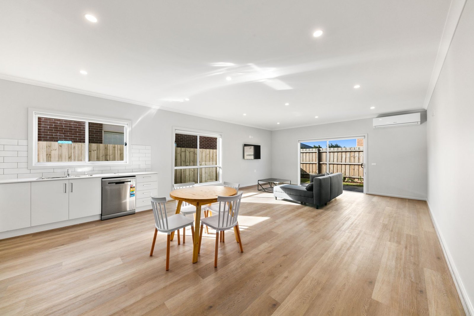 21 Falcon Street, photograph 3.