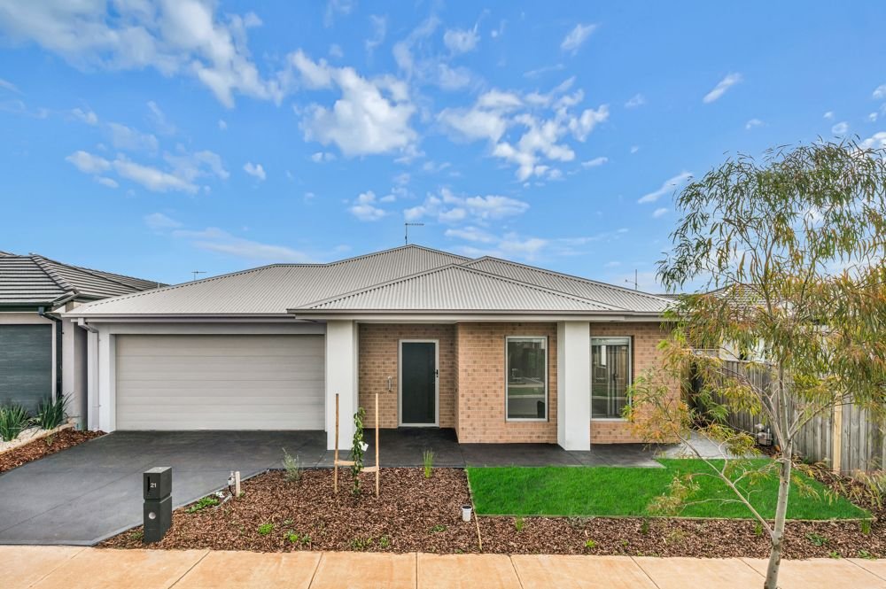 The home at 21 Utopia Way Weir Views.