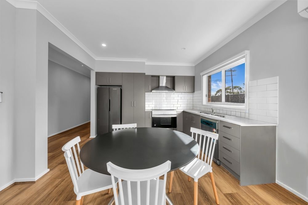 219 Plantation Road, photograph 4.