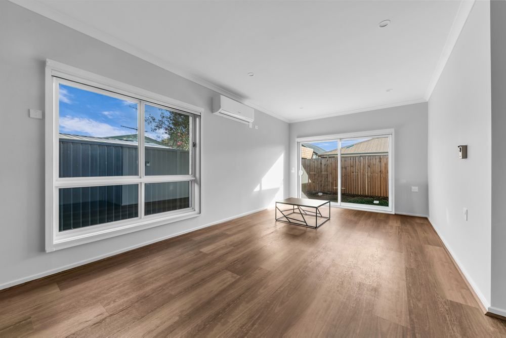 219 Plantation Road, photograph 10.